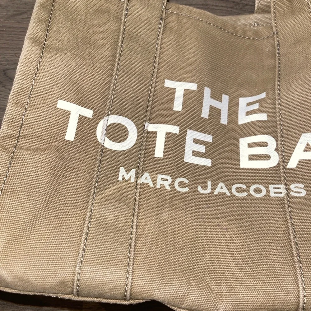 Marc Jacobs Tan and Black Tote Bag with Versatile Strap - Picture 3 of 6